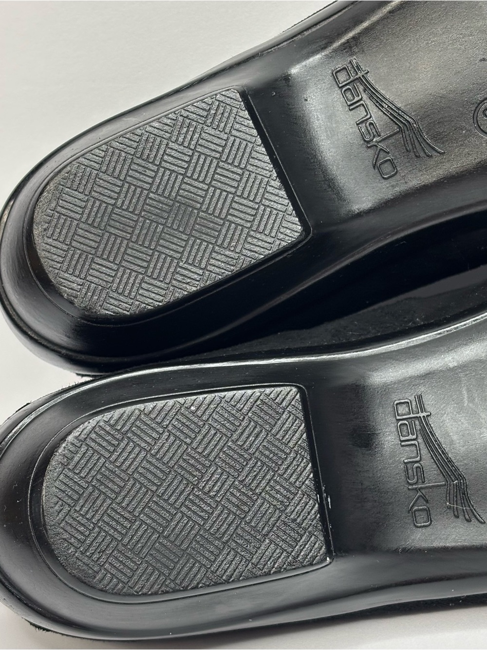 New Dansko Olena black suede loafers tortoise print patent leather trim Size 37 - Picture 11 of 14